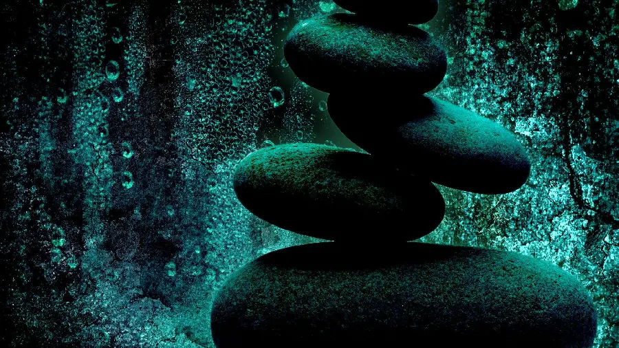 Wallpaper of stones arranged on stones inside an aquarium in HD quality