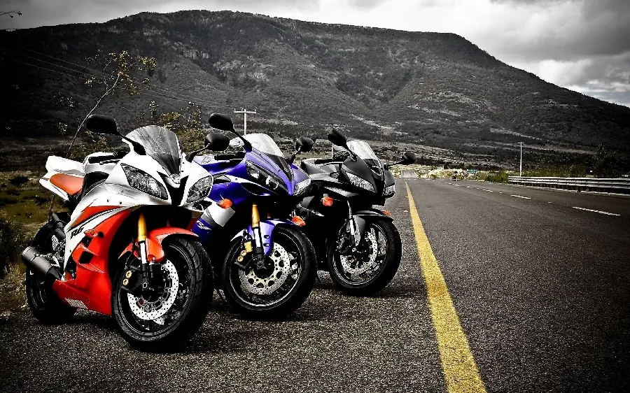 Photo of Yamaha motorcycles in attractive colors