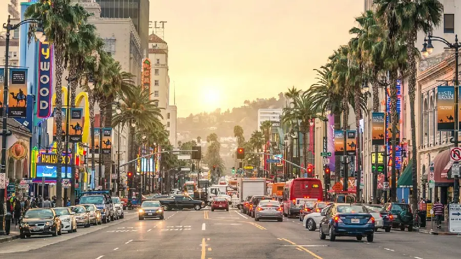 Photo of the famous Hollywood Boulevard in the movie district