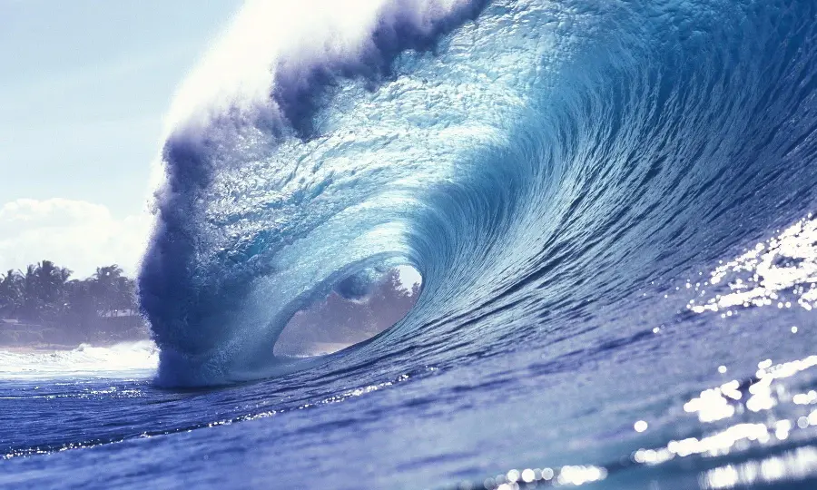 Spectacular quality photo of roaring sea waves
