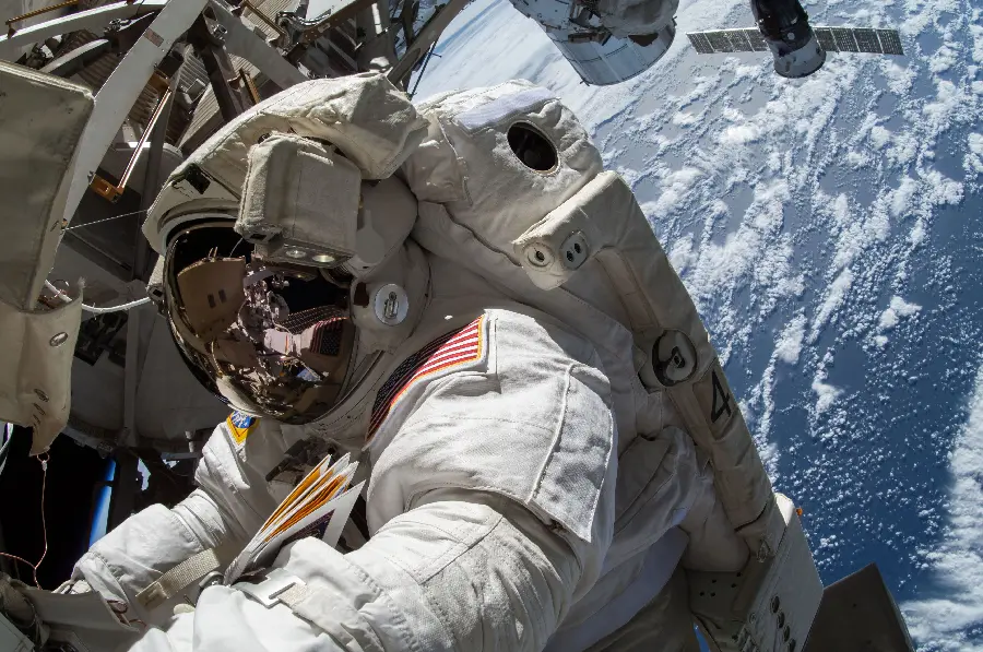 Photo of NASA astronaut for the profile of astronomy and space enthusiasts