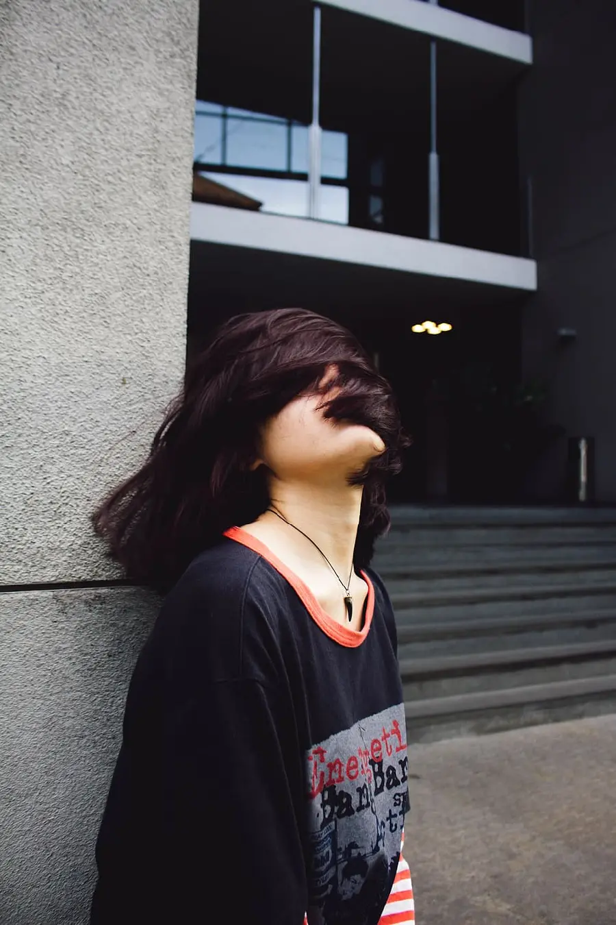 Download the best profile photo of a girl without a face with one click
