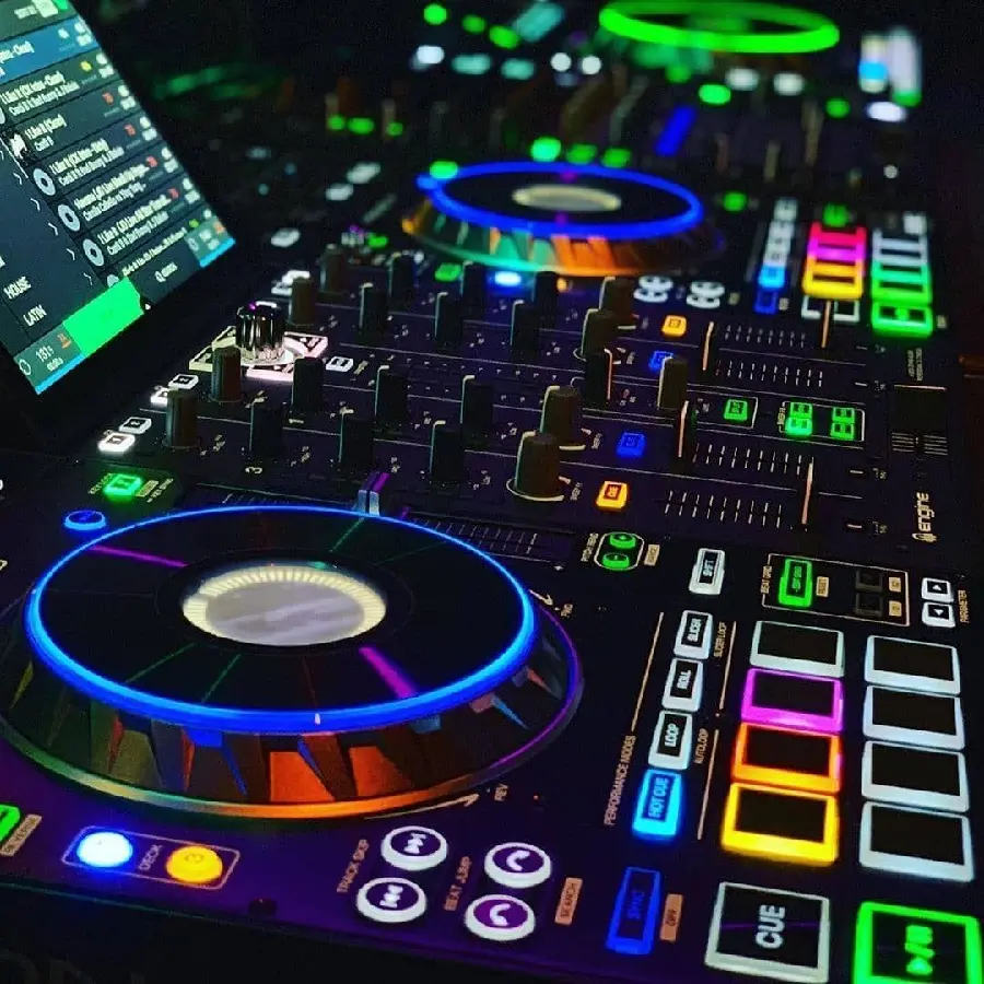 Device profile photo DJ for phone wallpaper