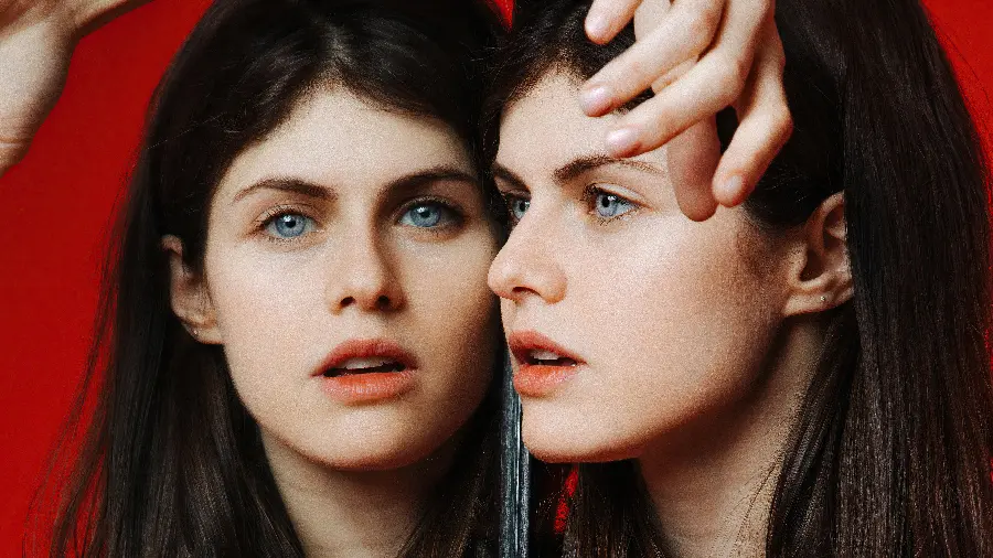 New picture of Alexandra Daddario, famous American actress