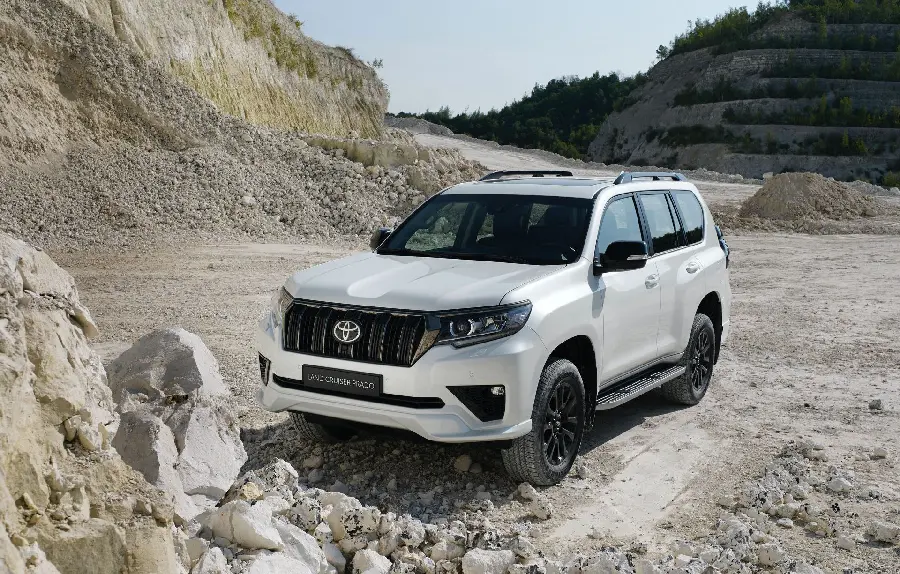 Download Toyota Land Cruiser Prado photo in Full HD quality