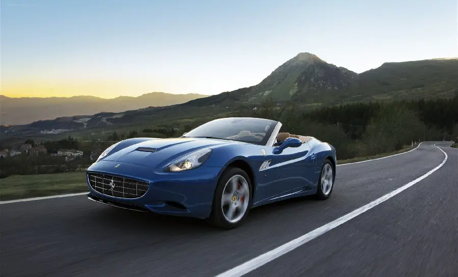 Download high quality HD Ferrari California car wallpaper