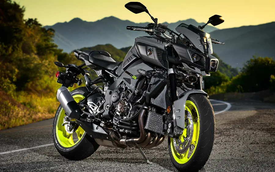 Photo of a Yamaha motorcycle with very beautiful and attractive rims