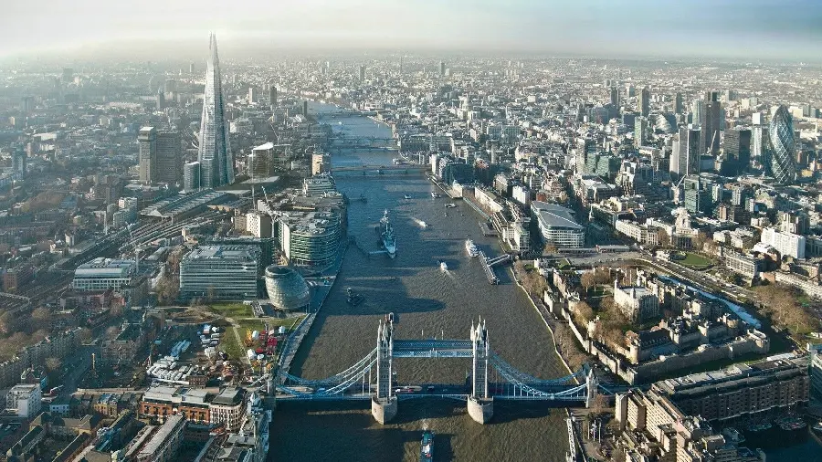 Photo of the River Thames and the old Tower Bridge for Windows Desktop
