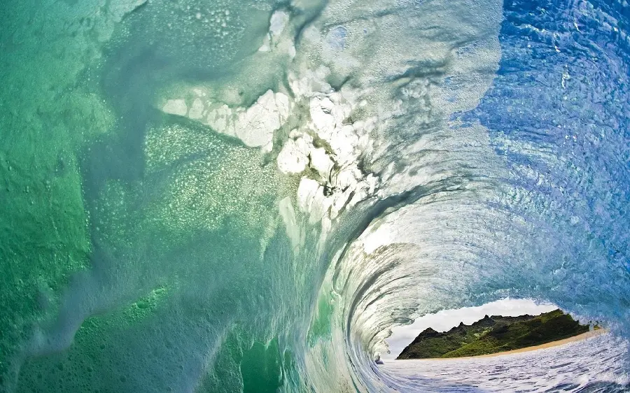Download photos of the spectacular and beautiful view of sea waves