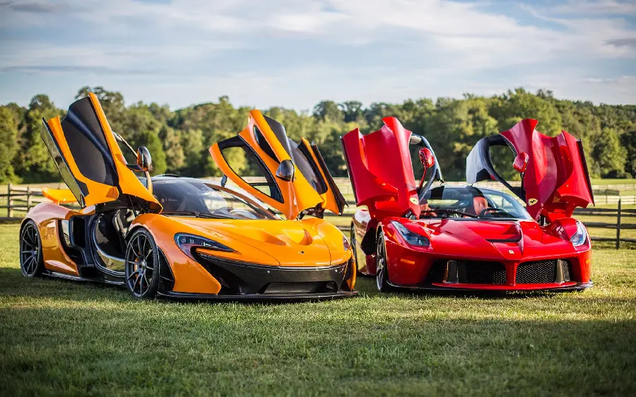 Download Cool Ferrari LaFerrari Wallpaper