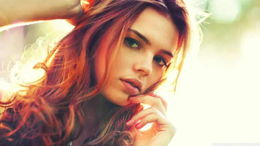 Quick download of beautiful girl image with long hair in HD quality