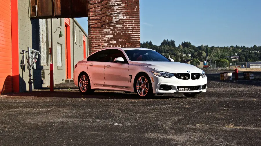 White BMW photo for cool boys and sports car wallpapers
