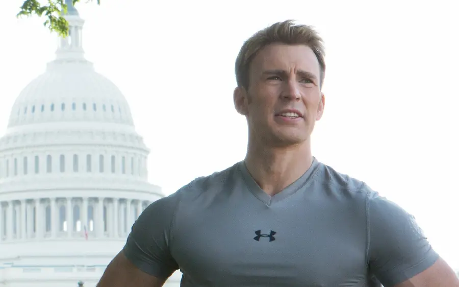 Avengers Actor Chris Evans Image with White House Background