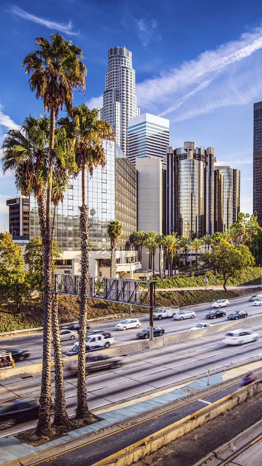 Background of the United States Bank Tower in Los Angeles for mobile