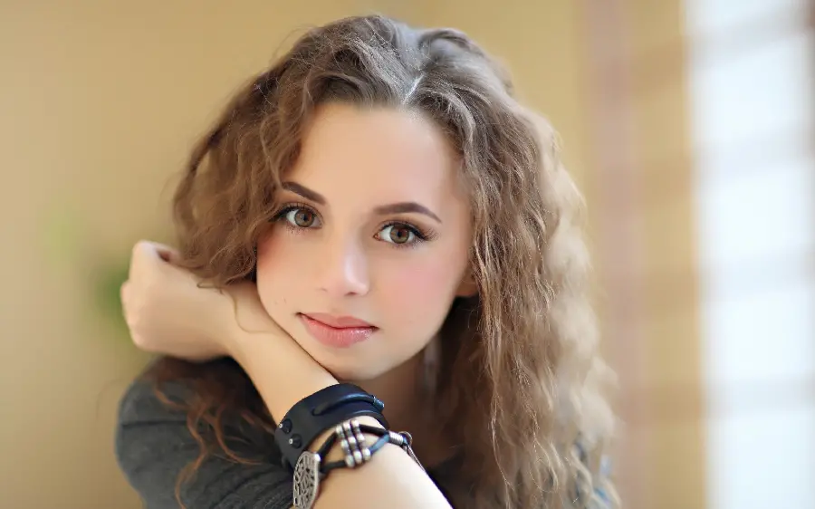 Luxury girl profile photo onNew foreign Nesta 2022