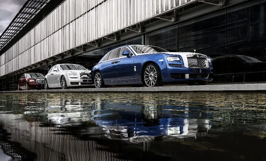 Luxury and modern Rolls Royce car wallpaper full HD