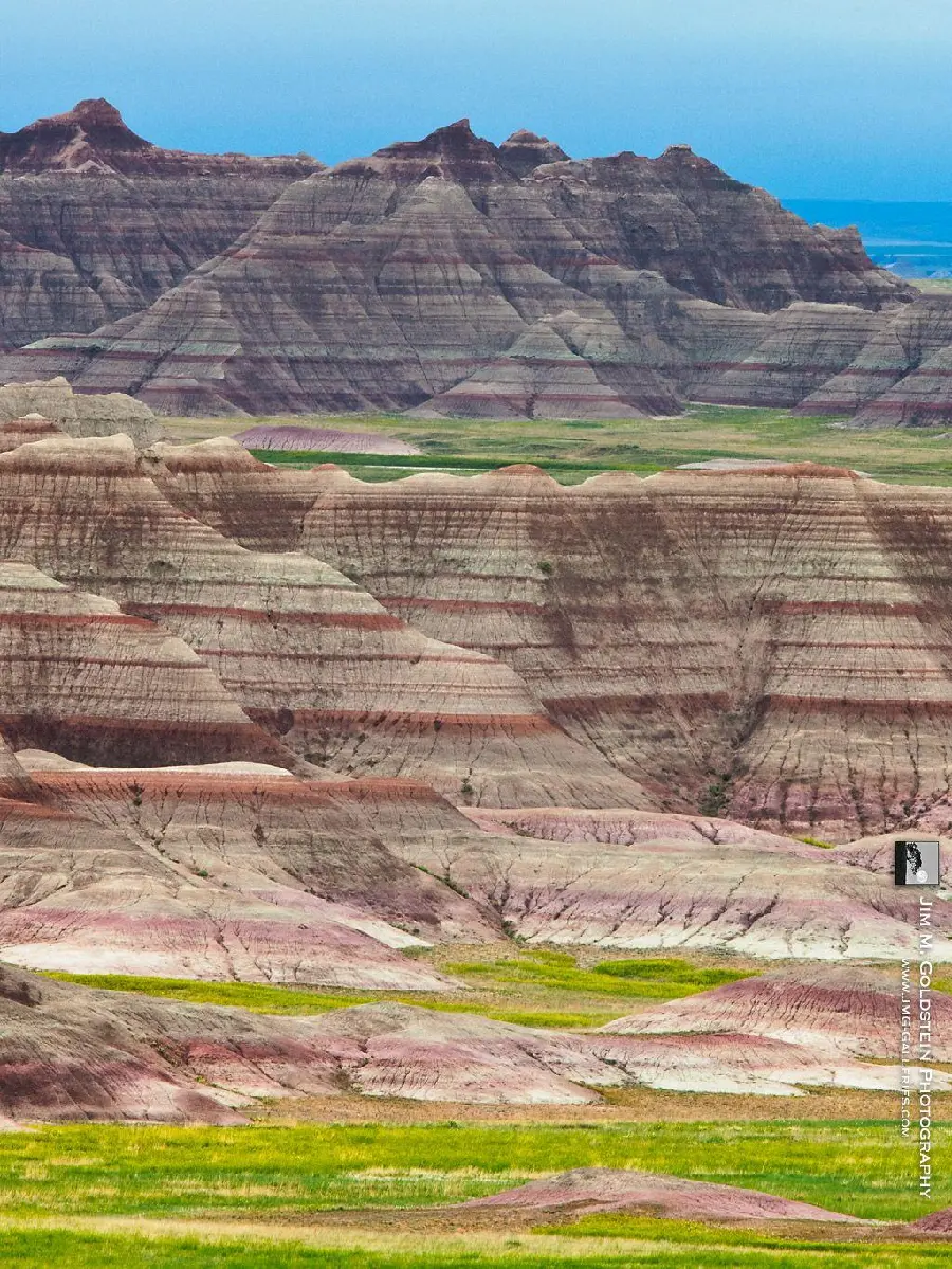 Download beautiful wallpaper of Badlands National Park rock formations