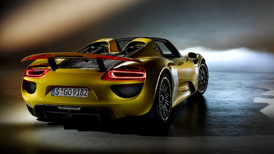 Porsche 918 Spyder Photo for Social Media Profile