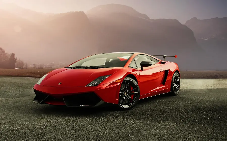 Download the latest photo of the Italian Lamborghini car in red