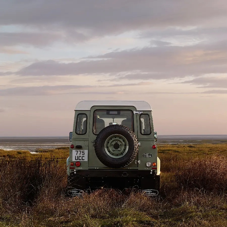 Old photo of Land Rover Defender, a memorable car for Iranians