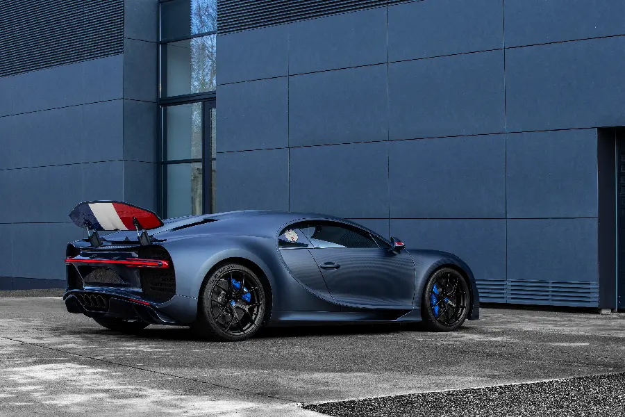 Download the wallpaper of the Bugatti car in 4K quality