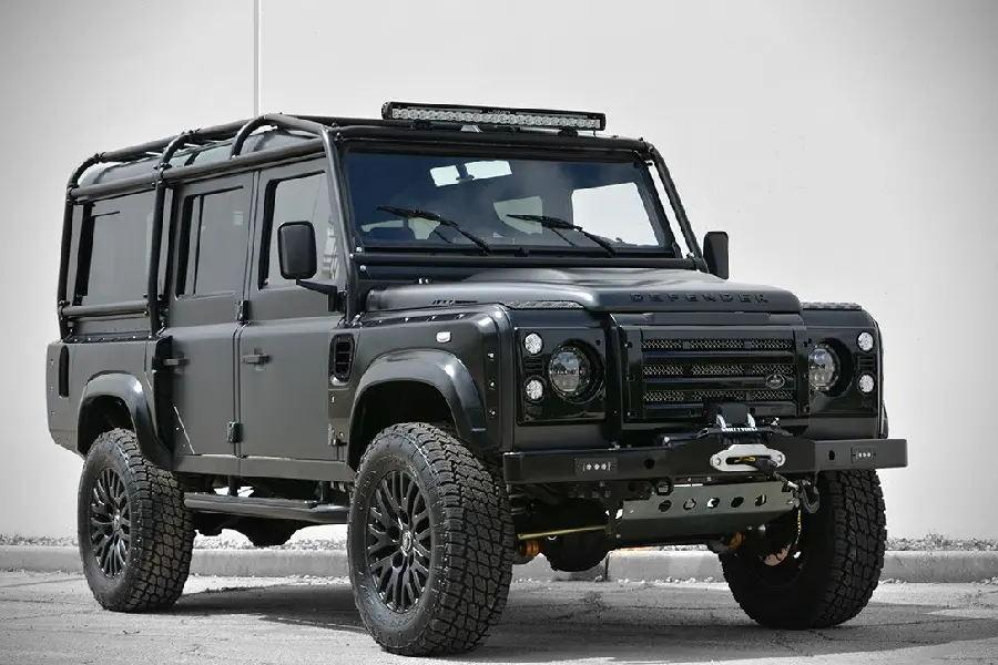 Land Rover Defender Black Wallpaper for Windows 11 Desktop