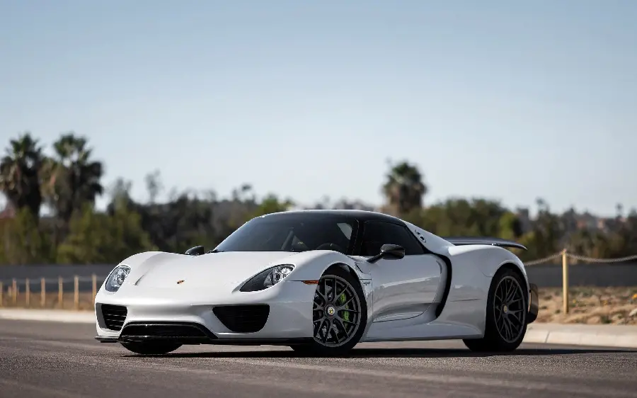 Download wallpaper for the computer of the Porsche 918 Spyder 2020