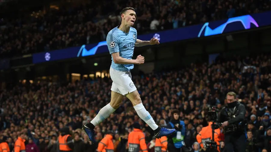 Phil Foden celebrating a goal for background