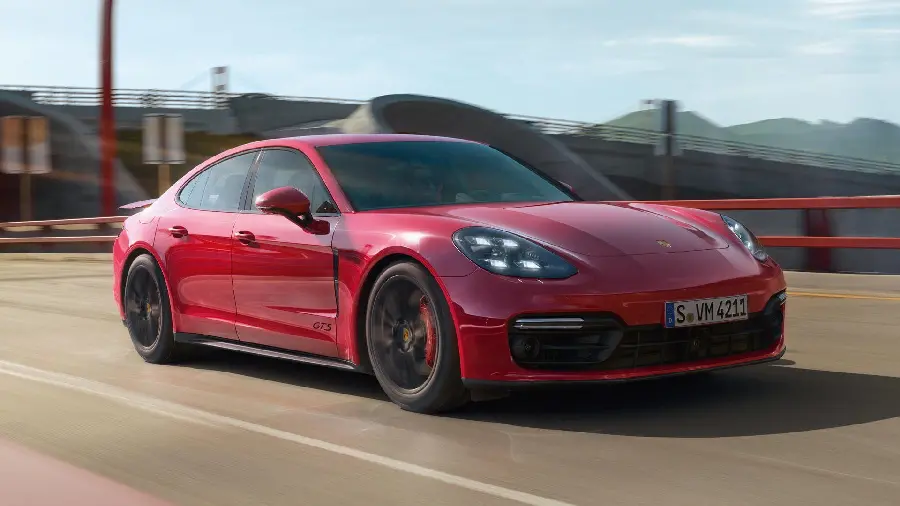Download Porsche Panamera Red Wallpaper HD