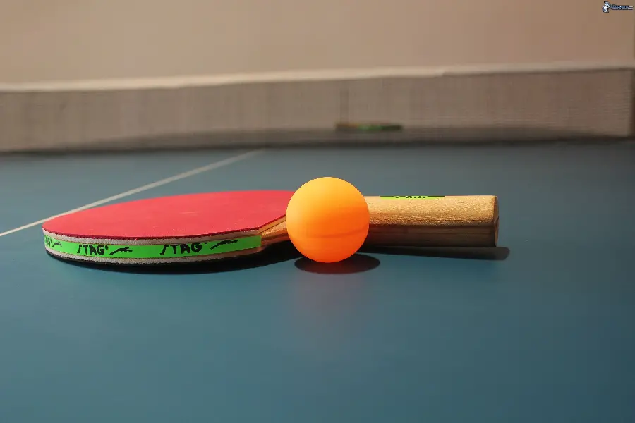 Download high-quality ping pong racket and ball photo