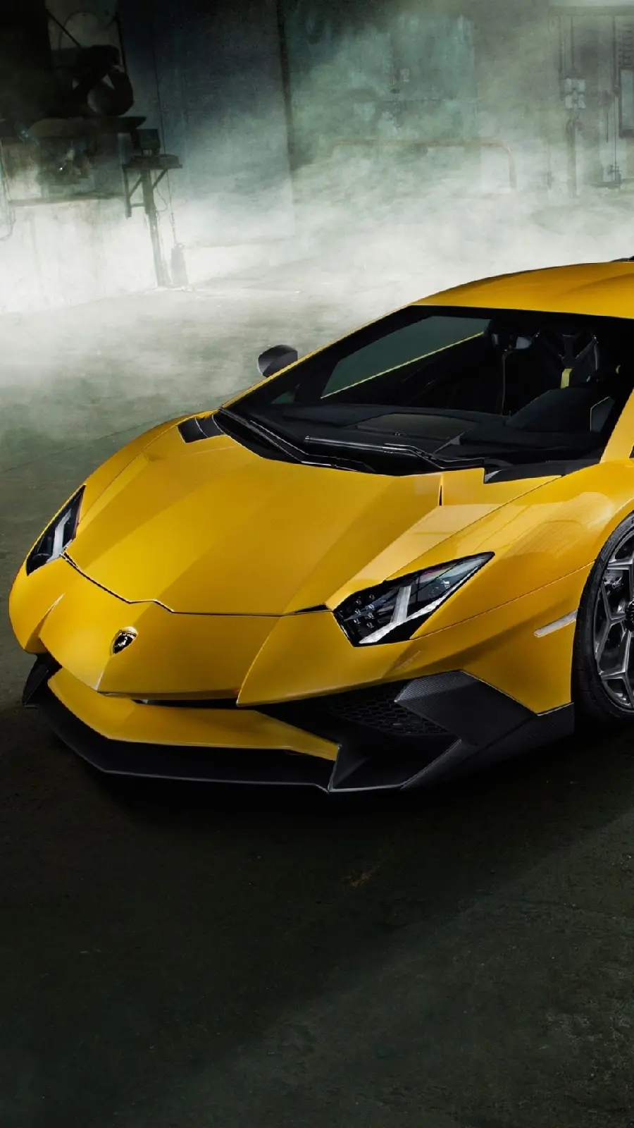 Download cool Lamborghini Aventador phone wallpaper