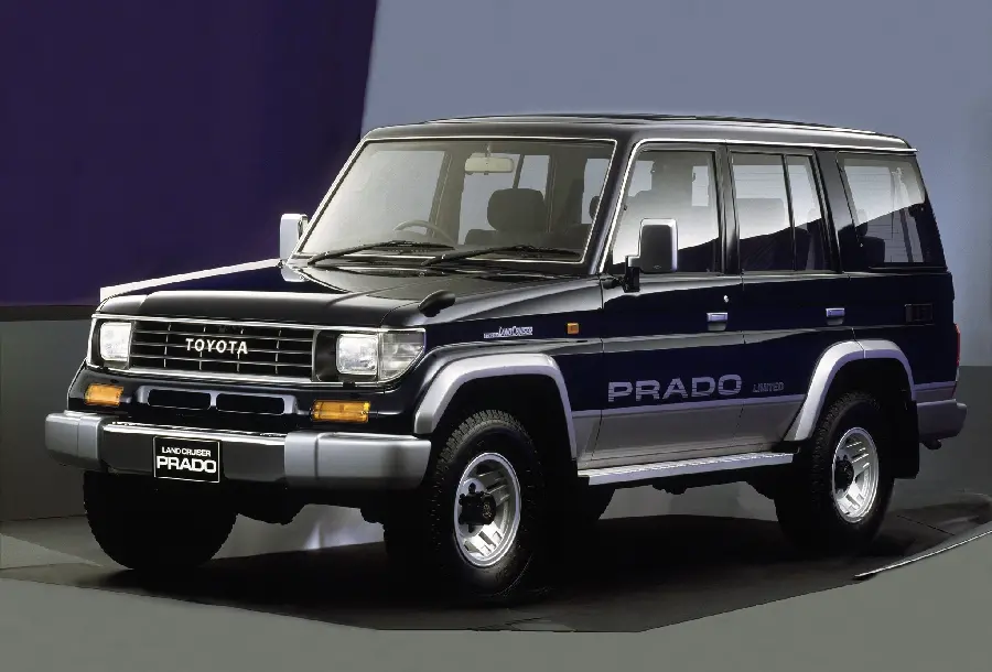 Download 4k quality photo of old Toyota Prado