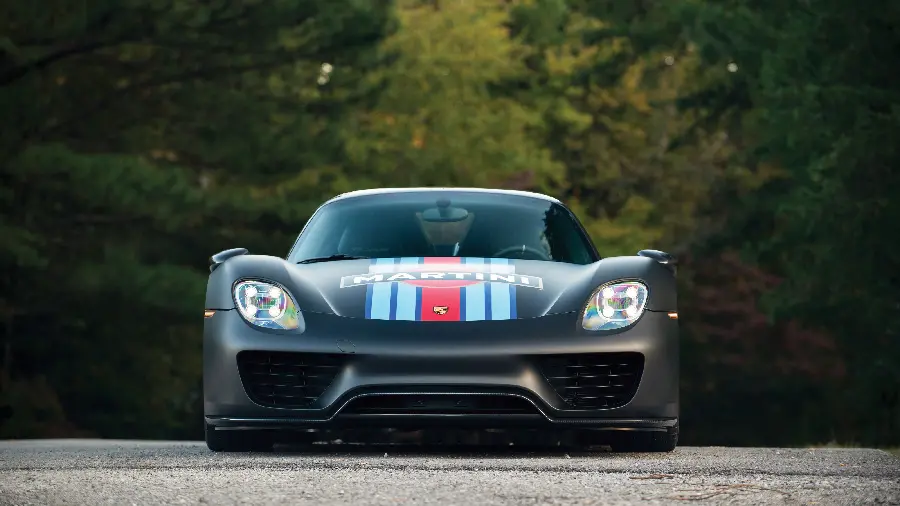 Very spectacular and beautiful and high-quality wallpaper and background of the Porsche 918 Spyder