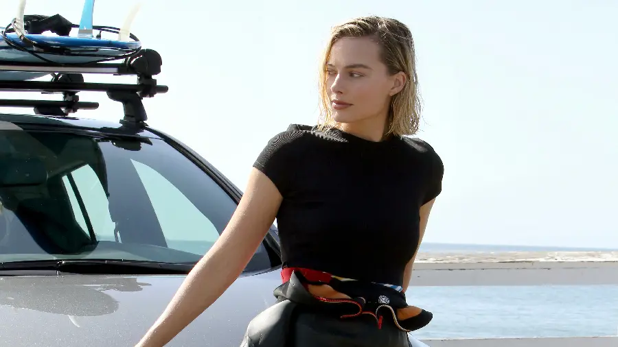 Amazing HD Background Image of Margot Robbie in High Quality