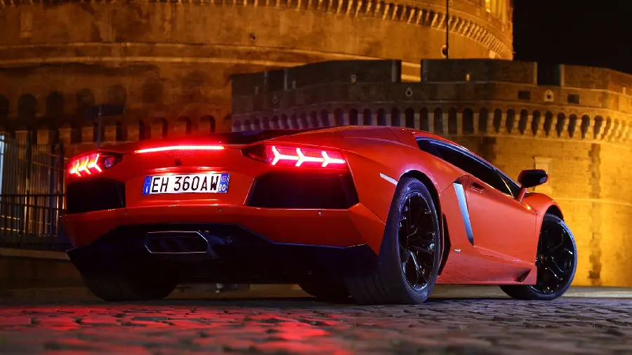The most beautiful photo of a Lamborghini Aventador model with a special and cool red color