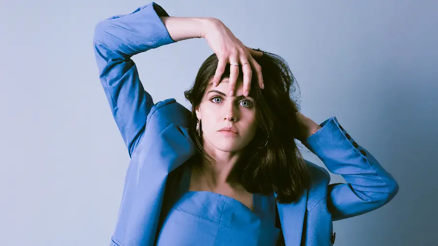 Alexandra Daddario's photo and vector in blue dress