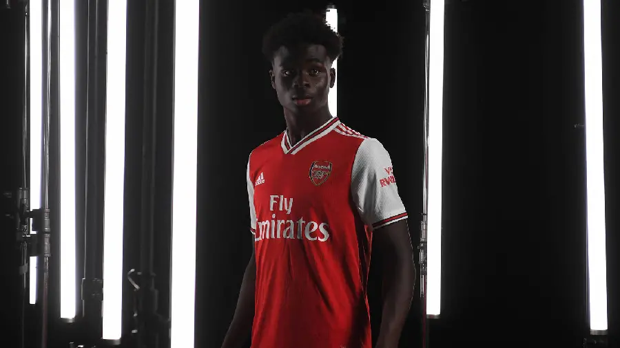 Official photo and poster of Bukayo Saka in Arsenal