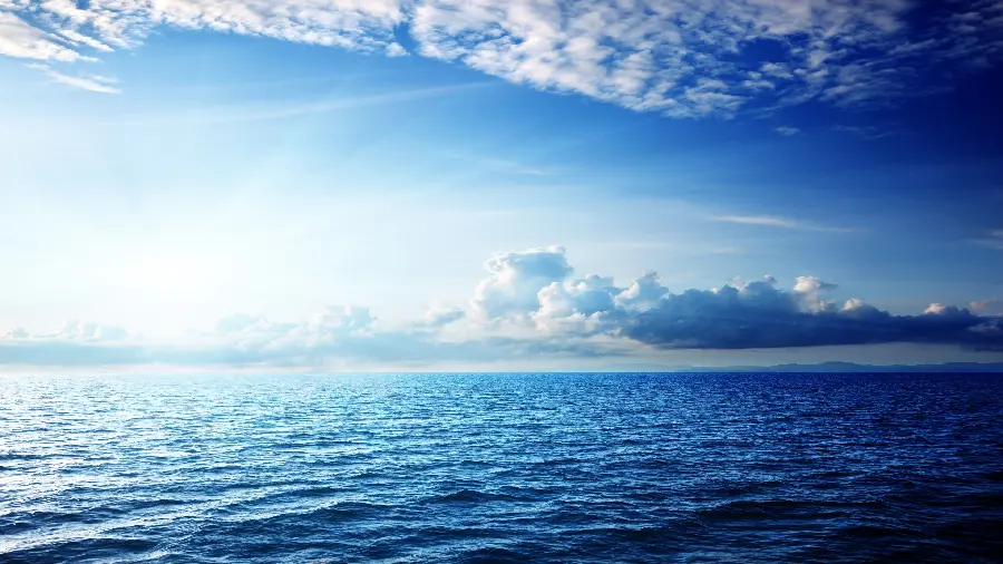 The latest high-quality ocean photos suitable for backgrounds and profiles