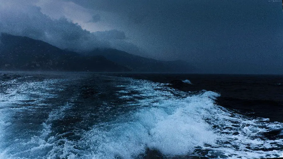 Download photo of the roaring sea waves at night for profile and writing photos