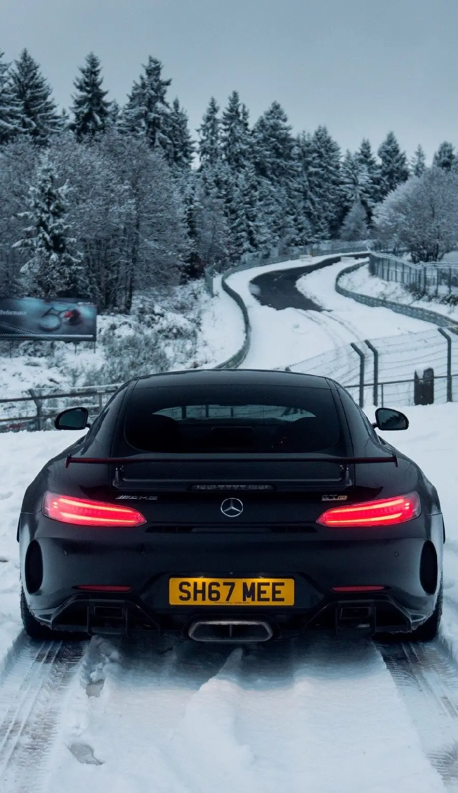 Download High Quality Mercedes-Benz AMG GT R Touchscreen Mobile Wallpaper