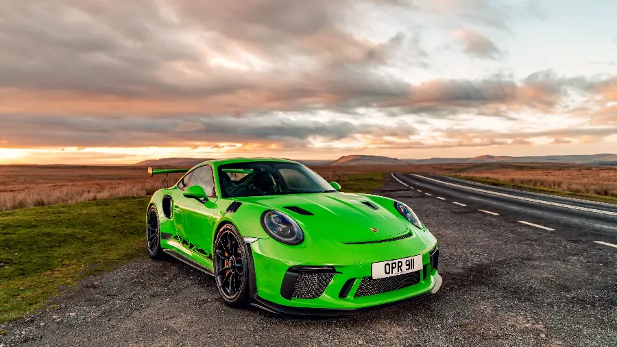 Download 4K Quality Porsche 911 GT3 Photo for Printing on Boards and Chassis