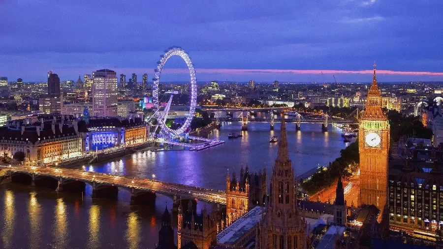 Photo of the Times River and the street and the Clock Tower in London