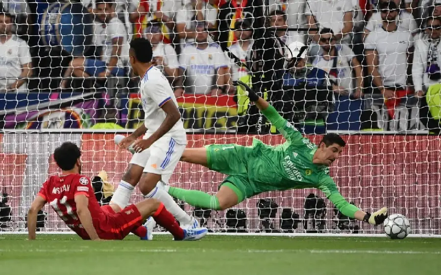 Thibaut Courtois' spectacular reaction photo in the 2022 Champions League final