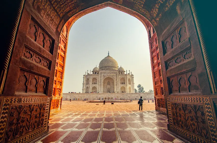 Photo of the entrance to the Taj Mahal, one of the most beautiful places in India for tourists