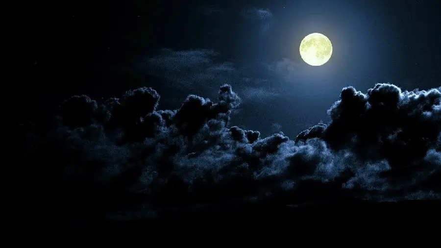 Beautiful profile picture of a full and bright moon for Instagram