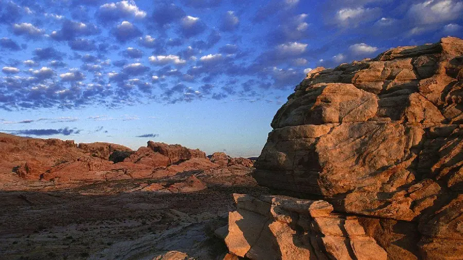 Captivating photo of Badlands National Park with cloudy skies