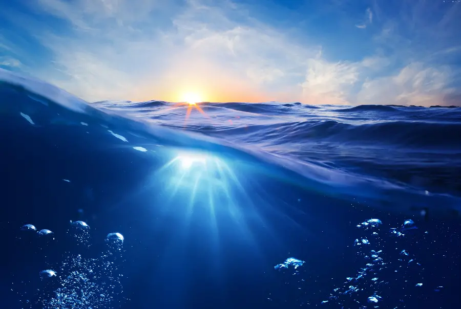 Download blue and calm ocean photo for Android phone wallpaper