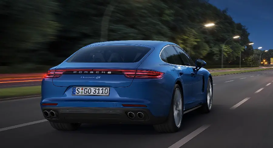 Photo of the blue Porsche Panamera car, model year 2019