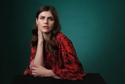 Download Beautiful and Stunning Alexandra Daddario HD Images
