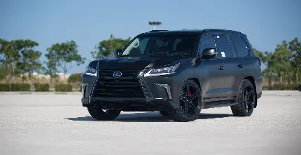 Images of the black Lexus LX 570 SUV